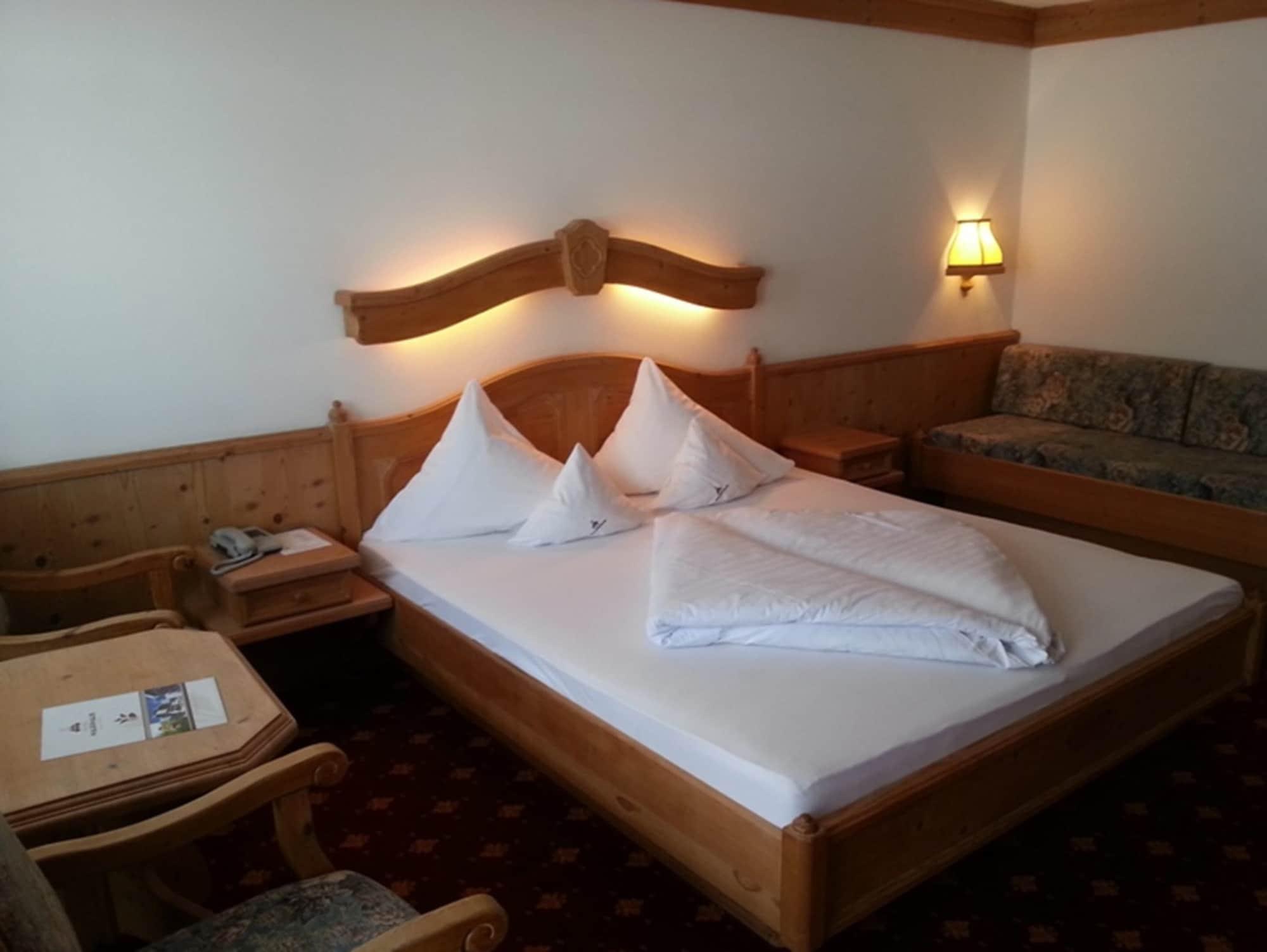 Hotel Malerhaus Fügen Zewnętrze zdjęcie